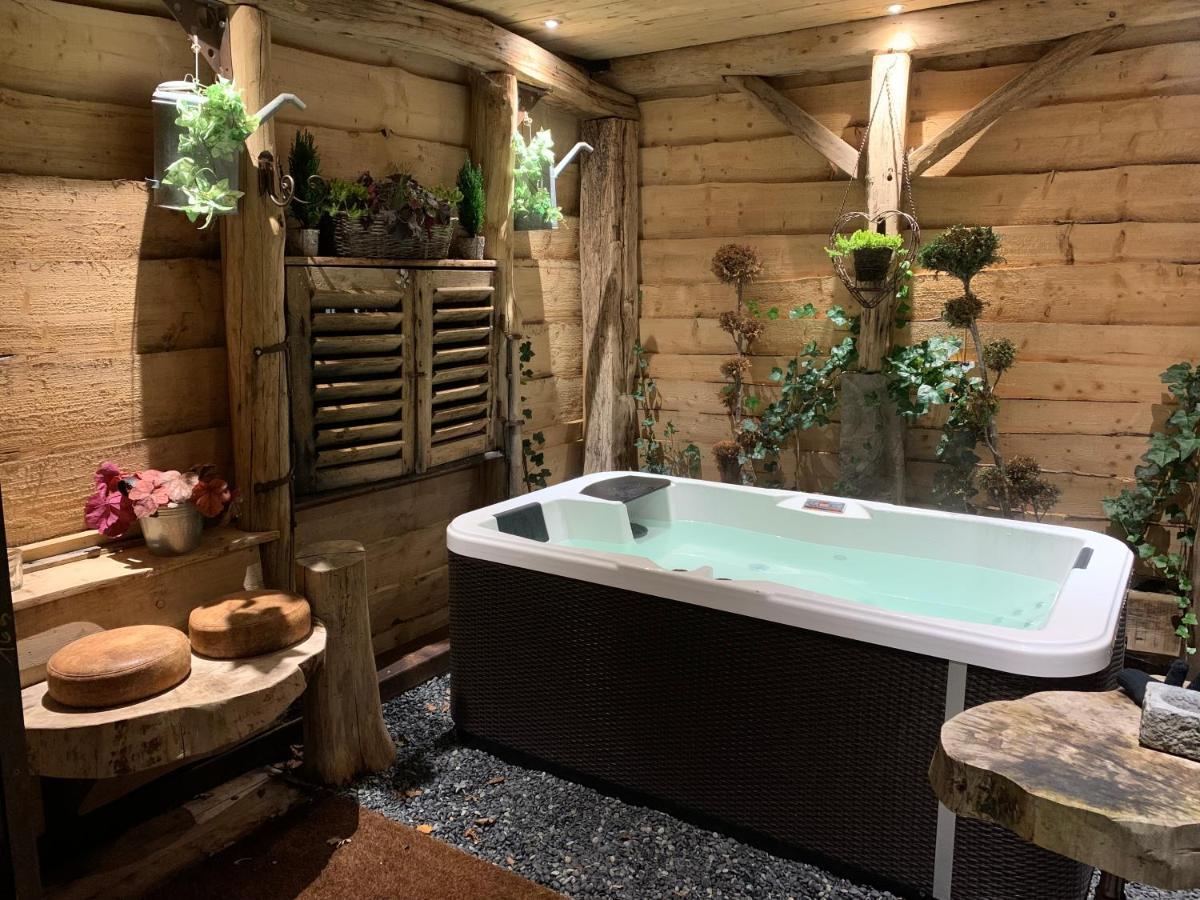 Boutique Cottage - Sauna And Jacuzzi - El Clandestino Érezée Buitenkant foto